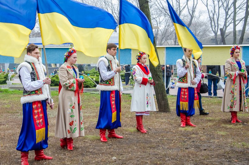 Днепропетровщина чтит память тех, кто отдал жизнь за достоинство и... Днепропетровщина чтит память тех, кто отдал жизнь за достоинство и свободу Украины (ФОТО) (фото) - фото 3