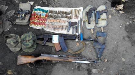 «Конспиратор» - в Славянске нашли боевика «ДНР» по спрятанному в тайнике с оружием удостоверению (ФОТО) (фото) - фото 1 «Конспиратор» - в Славянске нашли боевика «ДНР» по спрятанному в тайнике с оружием удостоверению (ФОТО) (фото) - фото 1