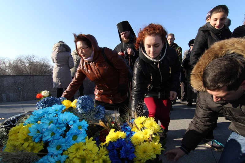 Днепропетровщина почтила память жертв Голодомора (ФОТО) (фото) - фо... Днепропетровщина почтила память жертв Голодомора (ФОТО) (фото) - фото 10