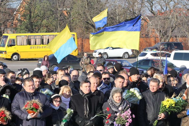 Днепропетровщина почтила память жертв Голодомора (ФОТО) (фото) - фо... Днепропетровщина почтила память жертв Голодомора (ФОТО) (фото) - фото 6