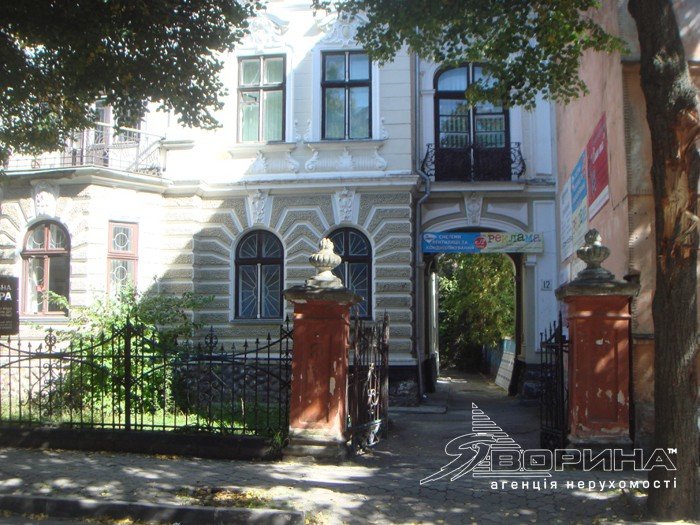 «Невеличкий палац» в центрі Тернополя, збудований у 19 столітті, виставили на продаж за шалені гроші (фото) - фото 1 «Невеличкий палац» в центрі Тернополя, збудований у 19 столітті, виставили на продаж за шалені гроші (фото) - фото 1