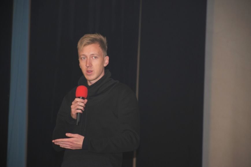 «Это реальные истории, где камера снимает то, что происходит здесь... «Это реальные истории, где камера снимает то, что происходит здесь и сейчас», - в Николаеве стартовал кинофестиваль Docudays UA (фото) - фото 1