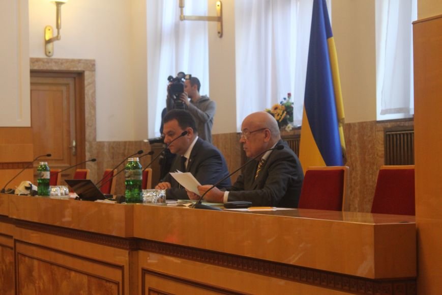 В Ужгороді розпочалася сесія обласної ради, фото-3 В Ужгороді розпочалася сесія обласної ради, фото-3
