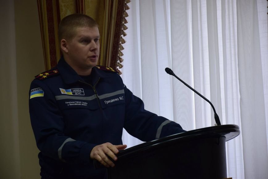 Николаевских полисменов выгонят на борьбу со снегом (ФОТО) (фото) -... Николаевских полисменов выгонят на борьбу со снегом (ФОТО) (фото) - фото 2