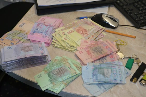 Рівненські кіберполіцейські викрили три заклади гральних автоматів (фото) - фото 1 Рівненські кіберполіцейські викрили три заклади гральних автоматів (фото) - фото 1