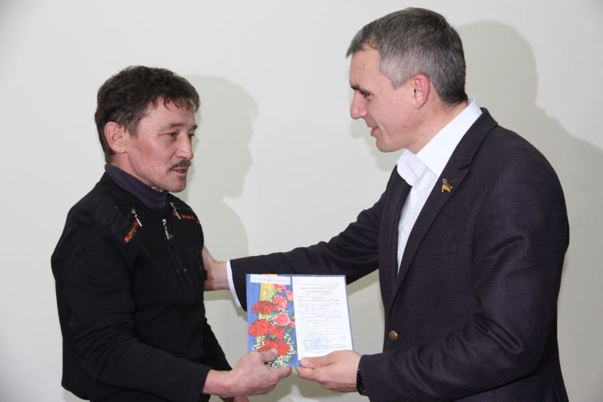 Николаевский мэр вручил ордера на квартиры воинам-афганцам (ФОТО) (... Николаевский мэр вручил ордера на квартиры воинам-афганцам (ФОТО) (фото) - фото 4