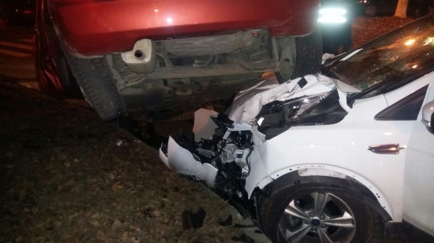 ДТП в Днепропетровске: на пересечении улиц Свердлова и Фило..., фото-1 ДТП в Днепропетровске: на пересечении улиц Свердлова и Философской столкнулись две иномарки (ФОТО), фото-1