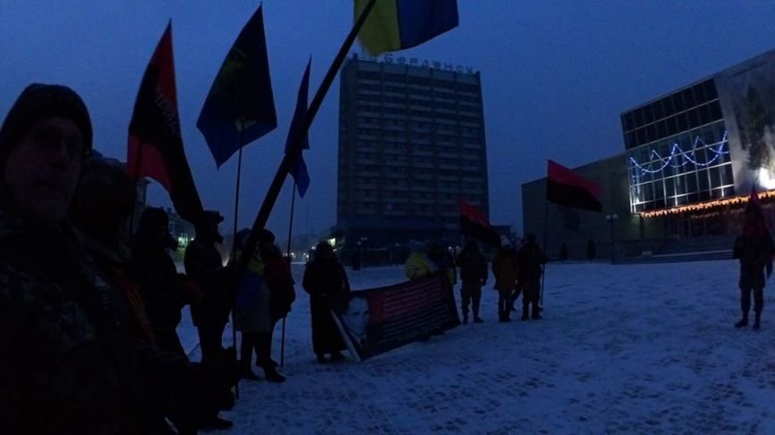 В Бердянске представители правого сектора отмечали день рождения Ба... В Бердянске представители правого сектора отмечали день рождения Бандеры (фото) - фото 5