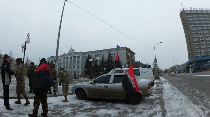В Бердянске представители правого сектора отмечали день рождения Ба... В Бердянске представители правого сектора отмечали день рождения Бандеры (фото) - фото 2