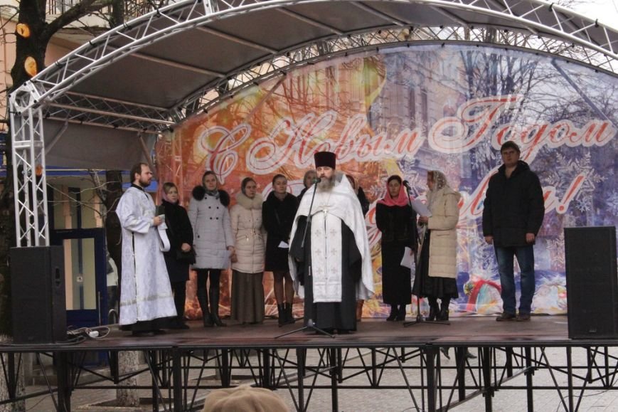 В центре Симферополя открылся рождественский вертеп (ФОТО) (фото) -... В центре Симферополя открылся рождественский вертеп (ФОТО) (фото) - фото 5