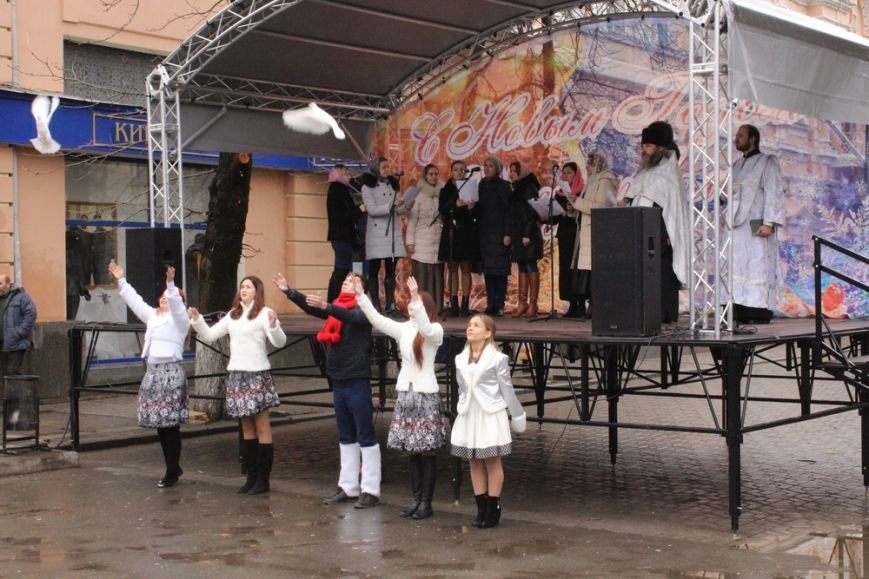 В центре Симферополя открылся рождественский вертеп (ФОТО) (фото) -... В центре Симферополя открылся рождественский вертеп (ФОТО) (фото) - фото 7