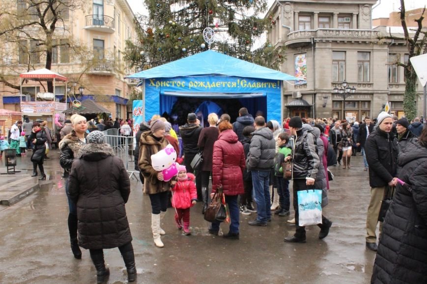 В центре Симферополя открылся рождественский вертеп (ФОТО) (фото) -... В центре Симферополя открылся рождественский вертеп (ФОТО) (фото) - фото 11
