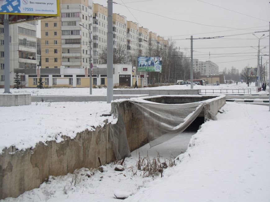 В районе недействующего подземного перехода в Витебске пешеходы нарушают ПДД (фото) - фото 2 В районе недействующего подземного перехода в Витебске пешеходы нарушают ПДД (фото) - фото 2
