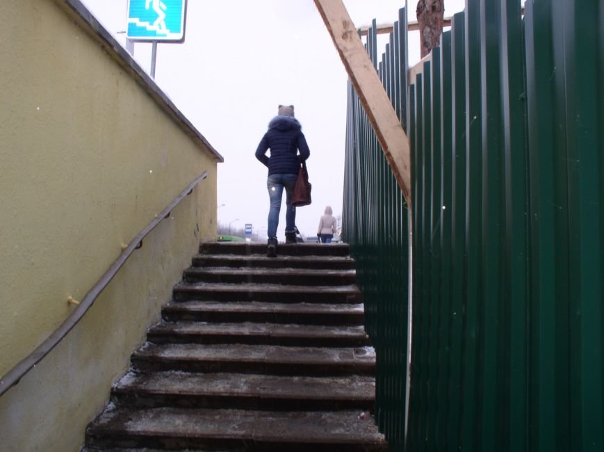 В районе недействующего подземного перехода в Витебске пешеходы нарушают ПДД (фото) - фото 7 В районе недействующего подземного перехода в Витебске пешеходы нарушают ПДД (фото) - фото 7