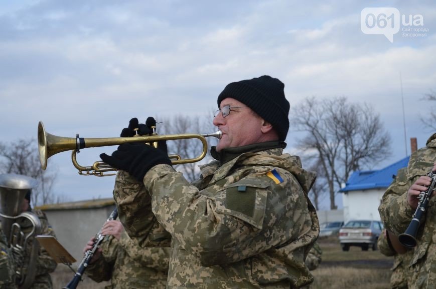 Последний из солдат, погибших под Иловайском, похоронен на Кушугумс... Последний из солдат, погибших под Иловайском, похоронен на Кушугумском кладбище (фото) - фото 6