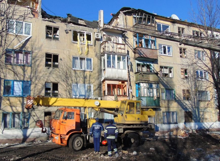 На Донетчине завершен разбор завала в доме, где от взрыва погибли дети (фото) - фото 1 На Донетчине завершен разбор завала в доме, где от взрыва погибли дети (фото) - фото 1