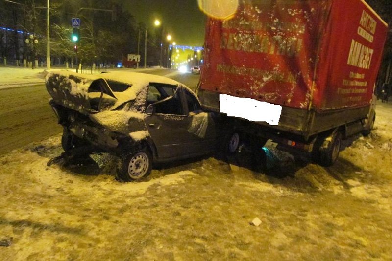 В Белгородской области на выходных в ДТП пострадали 15 человек (фот... В Белгородской области на выходных в ДТП пострадали 15 человек (фото) - фото 1