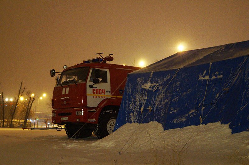 В крещенскую ночь больше восьми тысяч белгородцев окунулись в прору... В крещенскую ночь больше восьми тысяч белгородцев окунулись в прорубь (фото) - фото 5