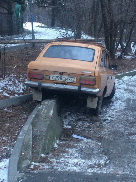 В снегопад в Ялте не обошлось без автомобильных аварий (фото) - фото 2 В снегопад в Ялте не обошлось без автомобильных аварий (фото) - фото 2