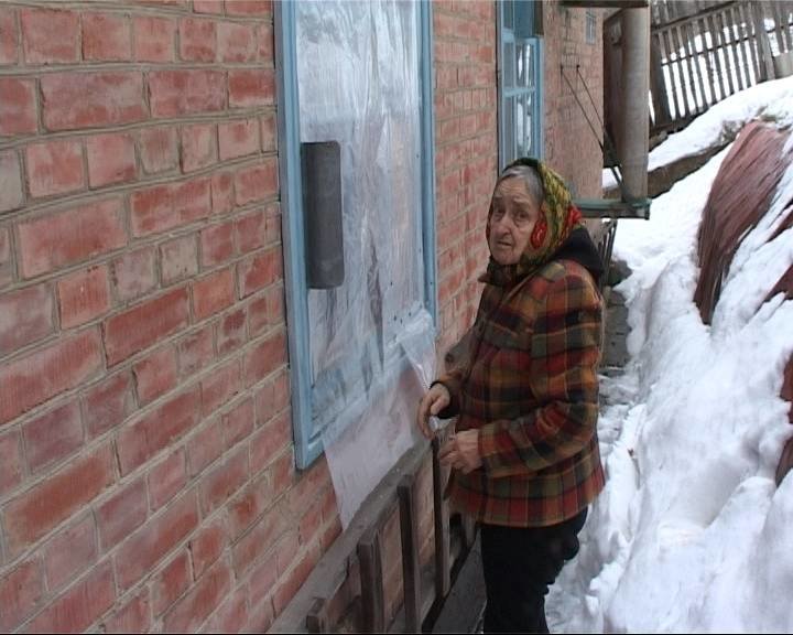 В Полтаве 85-летняя пенсионерка помогла задержать псевдополицейског... В Полтаве 85-летняя пенсионерка помогла задержать псевдополицейского (фото) - фото 2