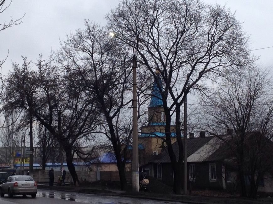 Фонари в Доброполья горят днем, прожигая деньги (ФОТОФАКТ) (фото) - фото 1 Фонари в Доброполья горят днем, прожигая деньги (ФОТОФАКТ) (фото) - фото 1