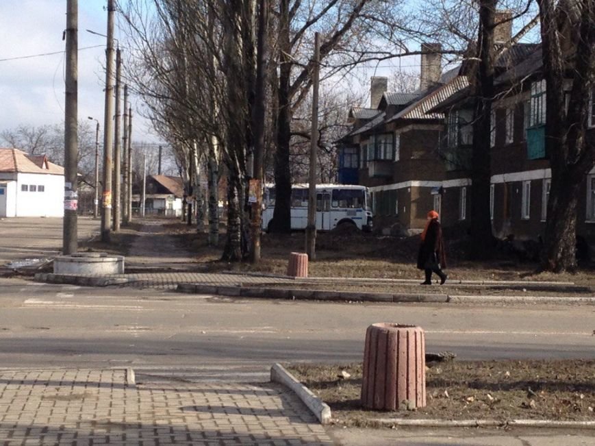Чисто там, где не сорят. На улице Доброполья установили бетонные урны (ФОТОФАКТ) (фото) - фото 1 Чисто там, где не сорят. На улице Доброполья установили бетонные урны (ФОТОФАКТ) (фото) - фото 1