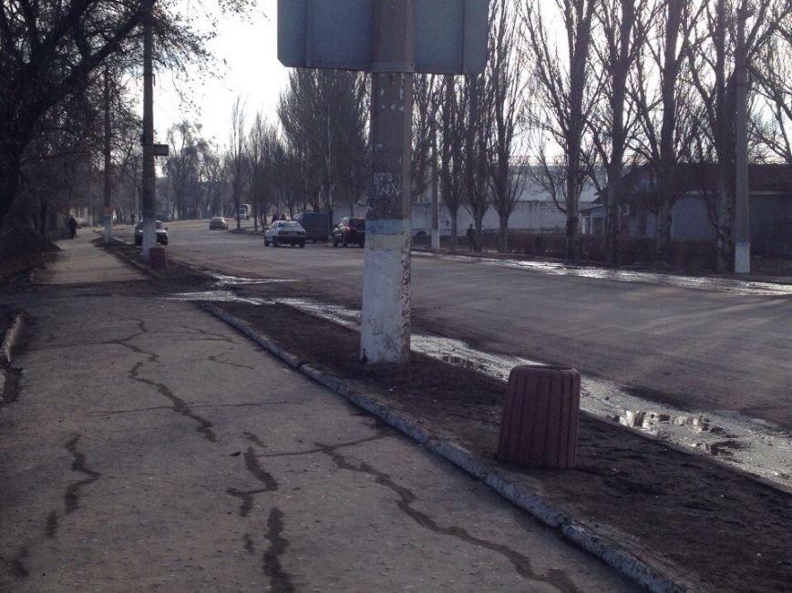 Чисто там, где не сорят. На улице Доброполья установили бетонные урны (ФОТОФАКТ) (фото) - фото 1 Чисто там, где не сорят. На улице Доброполья установили бетонные урны (ФОТОФАКТ) (фото) - фото 1