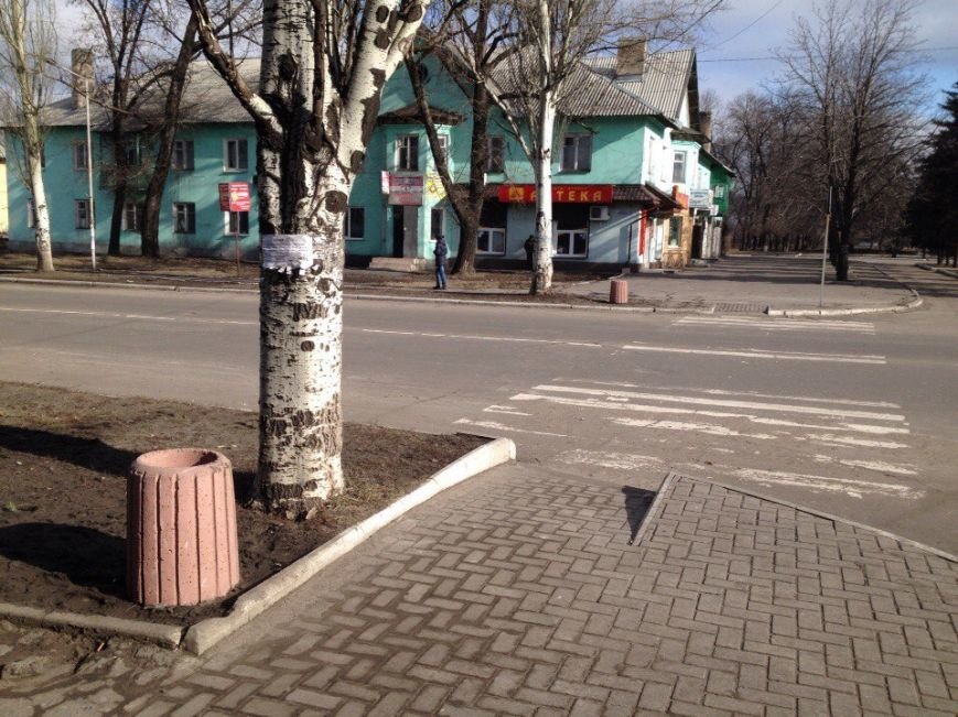 Чисто там, где не сорят. На улице Доброполья установили бетонные урны (ФОТОФАКТ) (фото) - фото 1 Чисто там, где не сорят. На улице Доброполья установили бетонные урны (ФОТОФАКТ) (фото) - фото 1