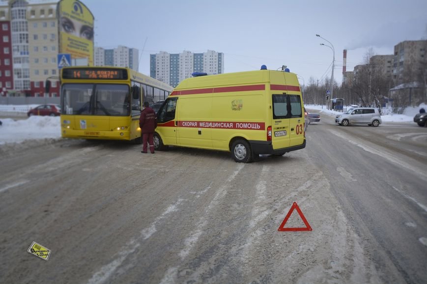 В Нижневартовске в ДТП попала карета В Нижневартовске в ДТП попала карета