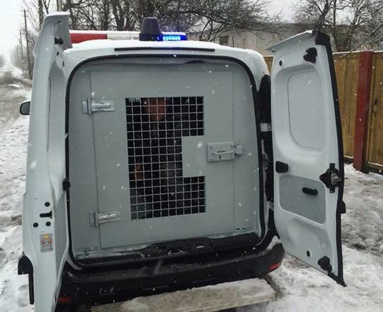 Под Киевом мужчина пытался сжечь дом с раненой внутри (ФОТО) (фото)... Под Киевом мужчина пытался сжечь дом с раненой внутри (ФОТО) (фото) - фото 2