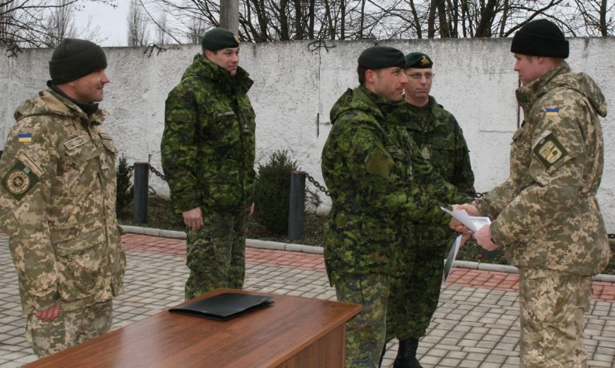 Військові сапери Хмельниччини отримали від канадських та британських колег сертифікати зразка НАТО (Фото) (фото) - фото 2 Військові сапери Хмельниччини отримали від канадських та британських колег сертифікати зразка НАТО (Фото) (фото) - фото 2