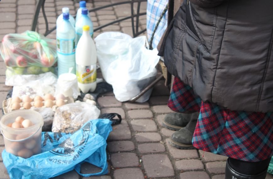 «Прийде міліція, копає продукти, але ми далі торгуємо», фото-2 «Прийде міліція, копає продукти, але ми далі торгуємо», фото-2
