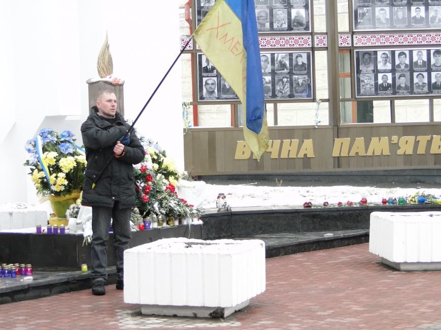 Сотні хмельничан пройшли містом з портретами Небесної Сотні (Фото,... Сотні хмельничан пройшли містом з портретами Небесної Сотні (Фото, відео) (фото) - фото 2