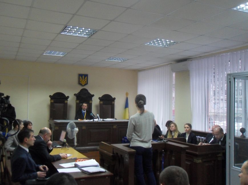Очередное судебное заседание в полтавском суде по делу Кернеса: как меру делали педикюр. (фото) - фото 1 Очередное судебное заседание в полтавском суде по делу Кернеса: как меру делали педикюр. (фото) - фото 1