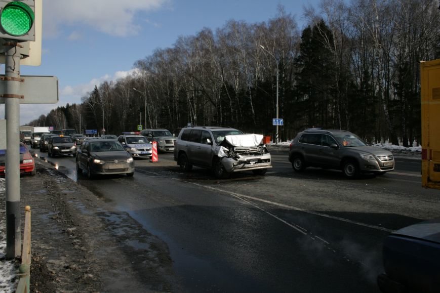 В новой Москве на Калужском шоссе произошло ДТП (ФОТО), фото-6 В новой Москве на Калужском шоссе произошло ДТП (ФОТО), фото-6