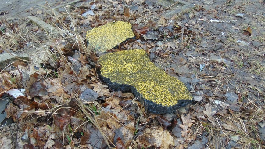 На мариупольской дороге машины снесли На мариупольской дороге машины снесли