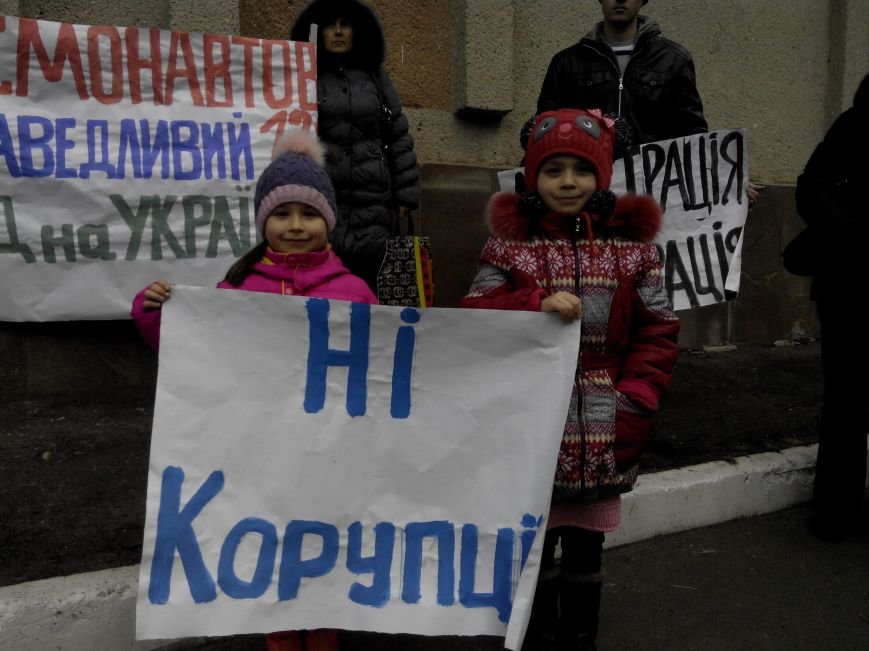 Жильцов николаевского общежития выгоняют на улицу (ФОТО) (фото) - фото 1 Жильцов николаевского общежития выгоняют на улицу (ФОТО) (фото) - фото 1