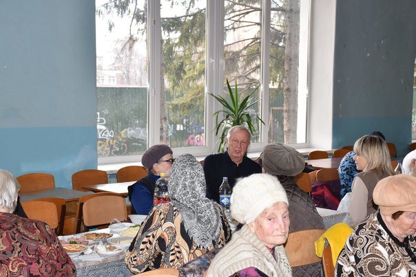 Благотворительный обед в школе № 3 с участием мэра города Черноморск  (+ВИДЕО) (фото) - фото 1