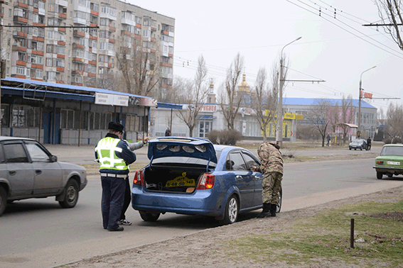 В Северодонецке полицейские усиленно проверяют таксистов (ФОТО) (фо... В Северодонецке полицейские усиленно проверяют таксистов (ФОТО) (фото) - фото 3