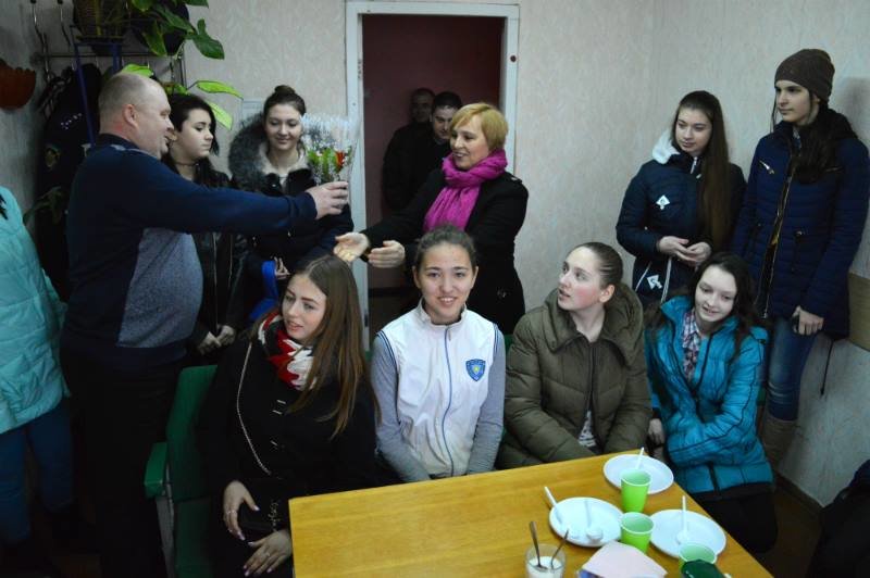 Члены «Лиги будущих полицейских» поздравили прекрасную поло..., фото-1 Члены «Лиги будущих полицейских» поздравили прекрасную половину своего коллектива с праздником 8 марта, фото-1