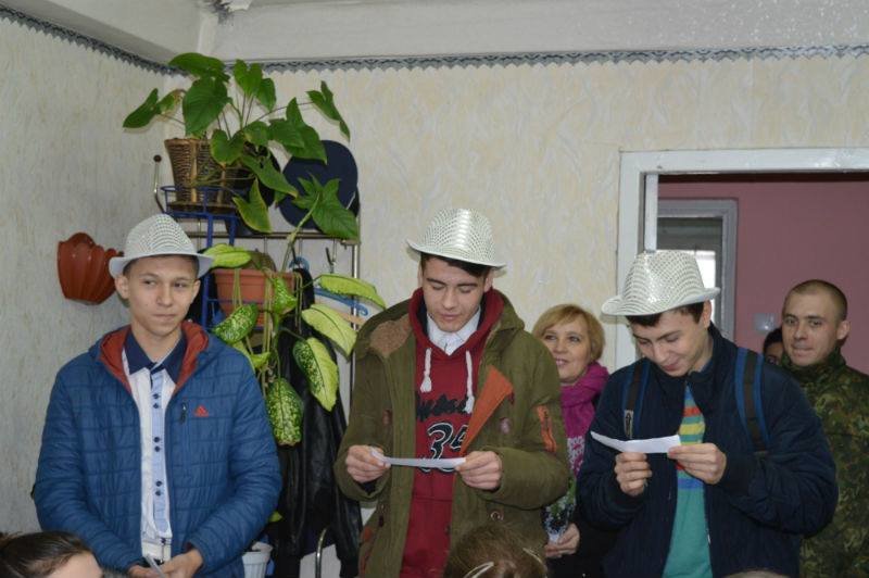 Члены «Лиги будущих полицейских» поздравили прекрасную поло..., фото-2 Члены «Лиги будущих полицейских» поздравили прекрасную половину своего коллектива с праздником 8 марта, фото-2
