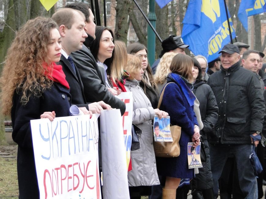 Надія повинна жити: Хмельничани вийшли на підтримку Надії Савченко (Фото) (фото) - фото 1