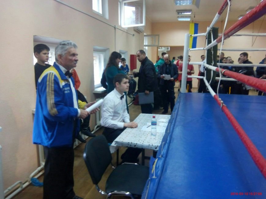 В областных соревнованиях по боксу принимают участие спортсмены из... В областных соревнованиях по боксу принимают участие спортсмены из большого Доброполья (фото) - фото 1