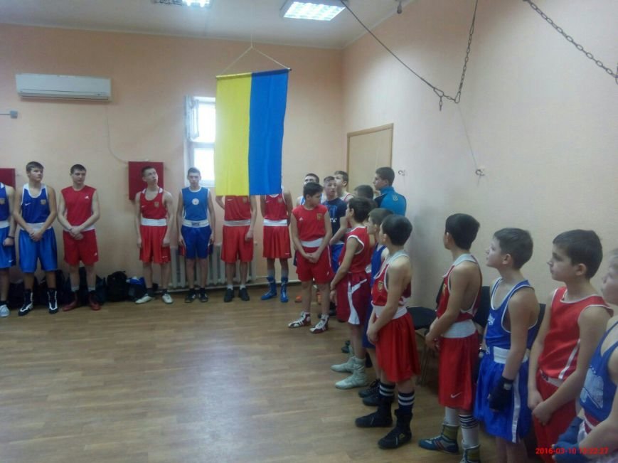 В областных соревнованиях по боксу принимают участие спортсмены из... В областных соревнованиях по боксу принимают участие спортсмены из большого Доброполья (фото) - фото 1
