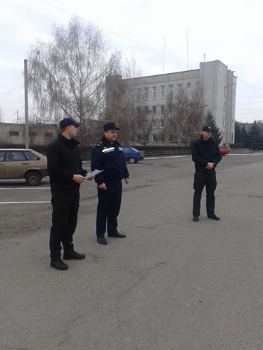 Рятувальники відзначили черкаських поліцейських за ліквідацію пожежі в центрі міста (ВІДЕО) (фото) - фото 1 Рятувальники відзначили черкаських поліцейських за ліквідацію пожежі в центрі міста (ВІДЕО) (фото) - фото 1