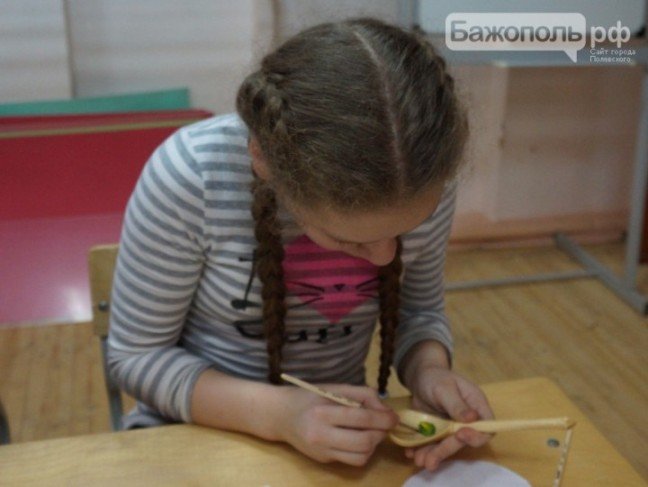 «В русской ложке сила наша» - мастер-класс творческого проекта «Гор... «В русской ложке сила наша» - мастер-класс творческого проекта «Горница» (фоторепортаж) (фото) - фото 1