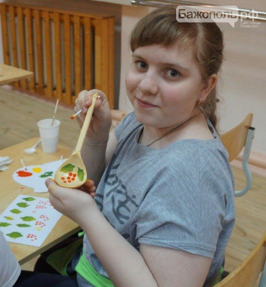 «В русской ложке сила наша» - мастер-класс творческого проекта «Гор... «В русской ложке сила наша» - мастер-класс творческого проекта «Горница» (фоторепортаж) (фото) - фото 1
