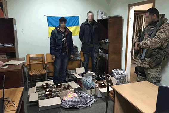 Алкогольная контрабанда задержана на линии разграничения (ФОТО) (фо... Алкогольная контрабанда задержана на линии разграничения (ФОТО) (фото) - фото 2