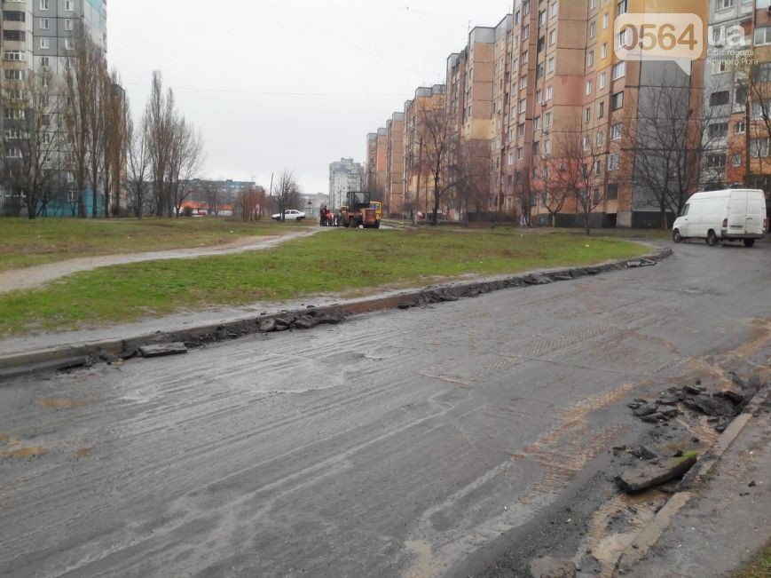 В Кривом Роге: в мусорном баке нашли тело младенца, ГИК повторно об... В Кривом Роге: в мусорном баке нашли тело младенца, ГИК повторно обратится в полицию по поводу билбордов, под дождем ремонтируют дороги (фото) - фо...