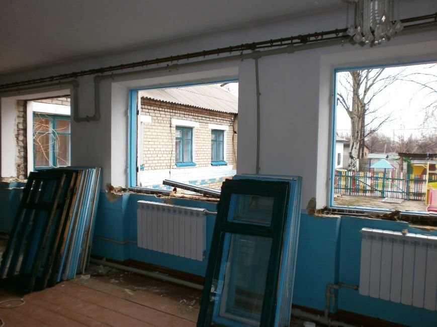 За счет городского бюджета утепляют учреждения образования Доброполья (фото) - фото 1 За счет городского бюджета утепляют учреждения образования Доброполья (фото) - фото 1